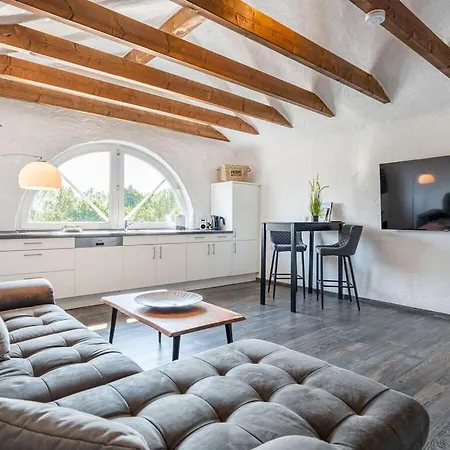 No 7 Lake View Modern Retreat Aurich