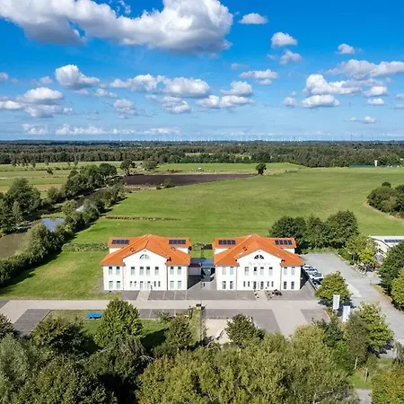 No 7 Lake View Modern Retreat Aurich